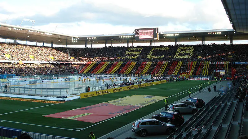 Il campo per hockey su ghiaccio su cui si è poi disputato il derby tra Tigers e Berna