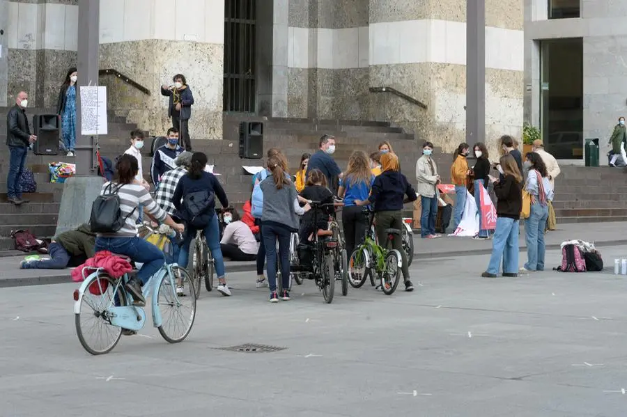 La manifestazione in piazza Vittoria
