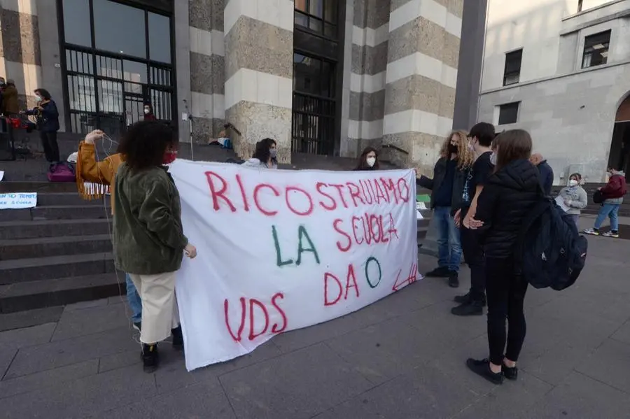 La manifestazione in piazza Vittoria