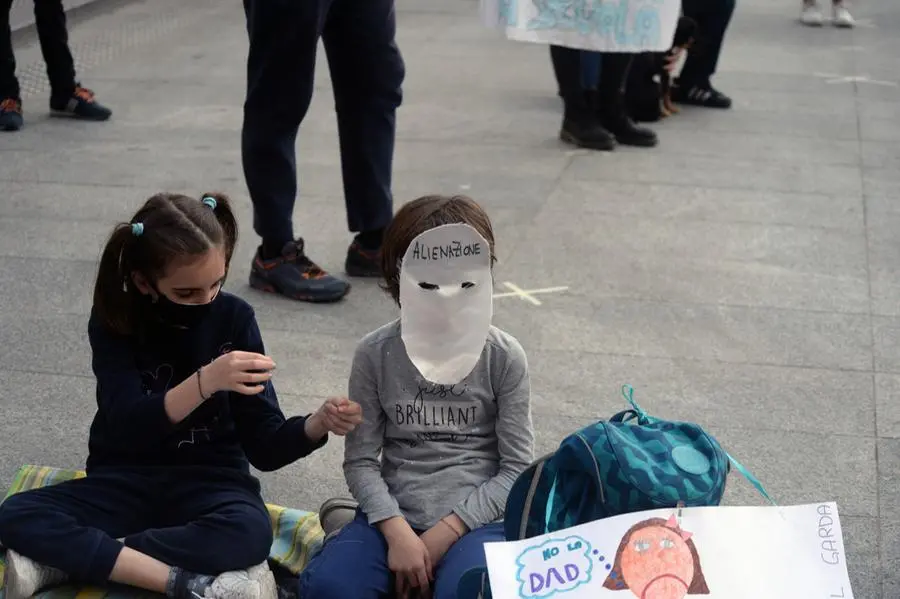 La manifestazione in piazza Vittoria