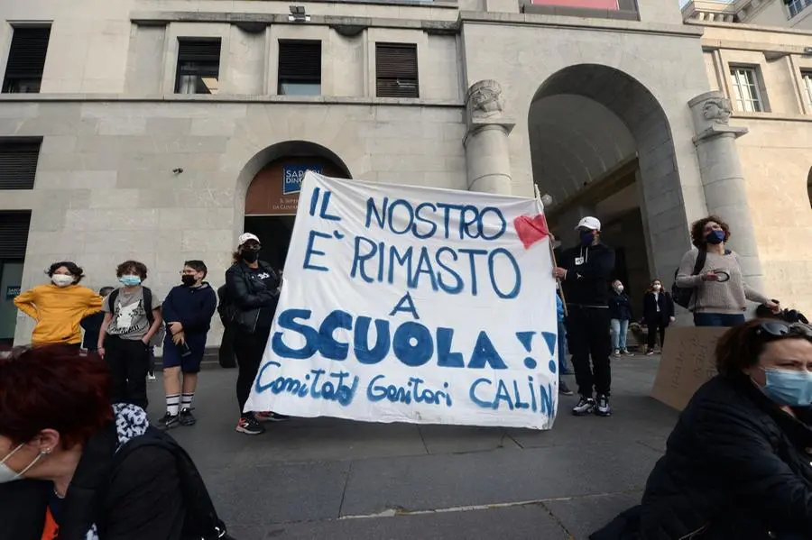 La manifestazione in piazza Vittoria