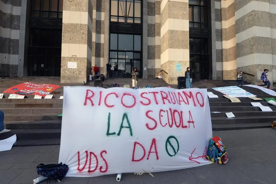 La manifestazione in piazza Vittoria