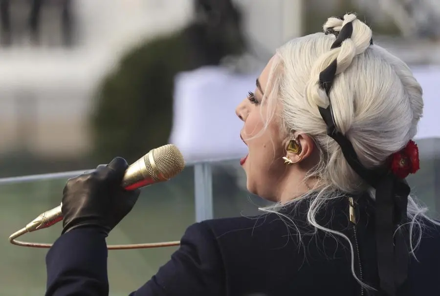 Lady Gaga ha intonato l'inno nazionale