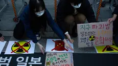 A Seul la protesta davanti l'ambasciata giapponese