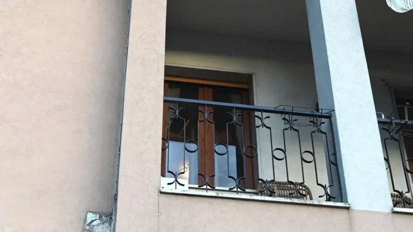 Paolo e Silvia entrano nella loro casa dopo due anni