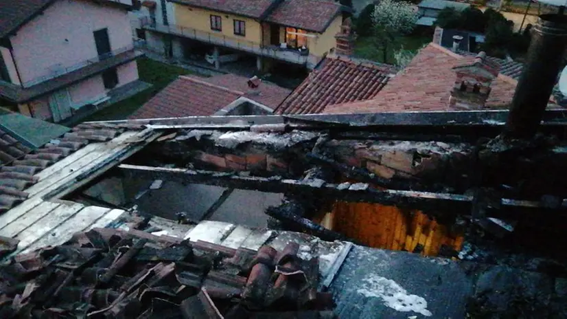 Fiamme ad Artogne, famiglia senza casa