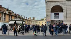 La protesta degli ambulanti in piazza del mercato a Brescia - Foto © www.giornaledibrescia.it