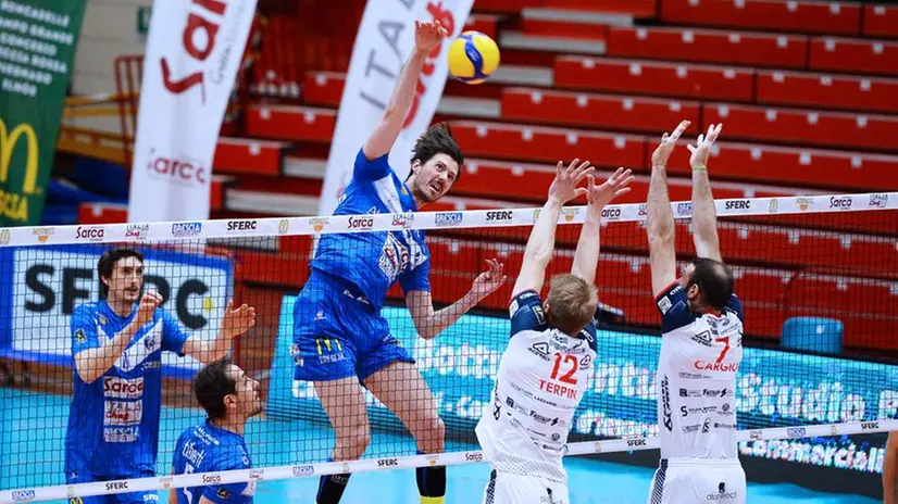 La Consoli Centrale McDonald's Brescia culla il sogno di arrivare nella Superlega di pallavolo - Foto Newreporter @ www.giornaledibrescia.it