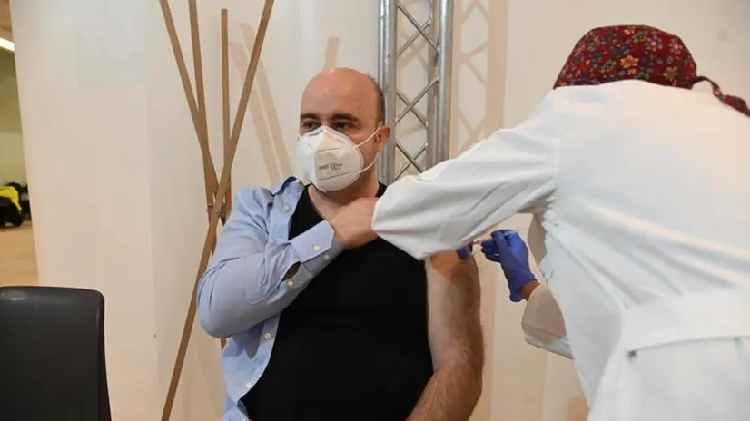 Le vaccinazioni all'interno del centro commerciale Freccia Rossa