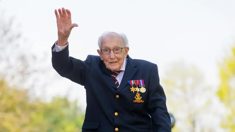 Morto per Covd Thomas Moore, il veterano della solidarietà