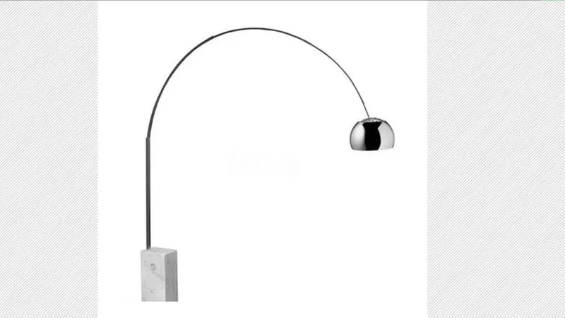 Arco Flos esposta al MoMa