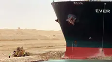 Il portacontainer Ever Given incagliato nel canale di Suez