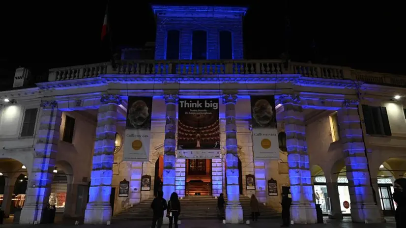 Facciamo luce sul teatro!