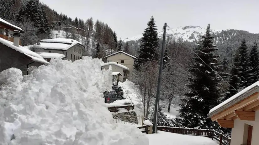 Valanga su Campolaro, si teme abbia travolto degli scialpinisti