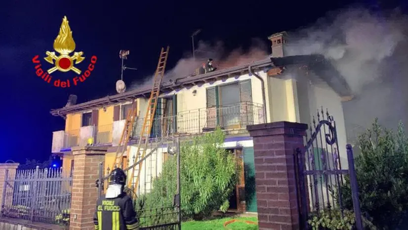 Malpaga di Calvisano, due abitazioni inagibili per incendio tetto