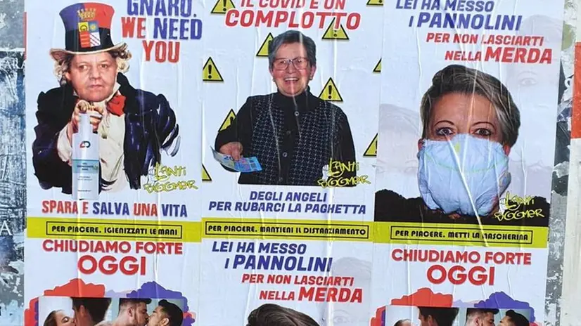 Alcuni dei manifesti affissi in paese dal gruppo AntiBoomer