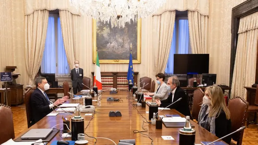 Il presidente del Consiglio incaricato, Mario  Draghi, durante le consultazioni