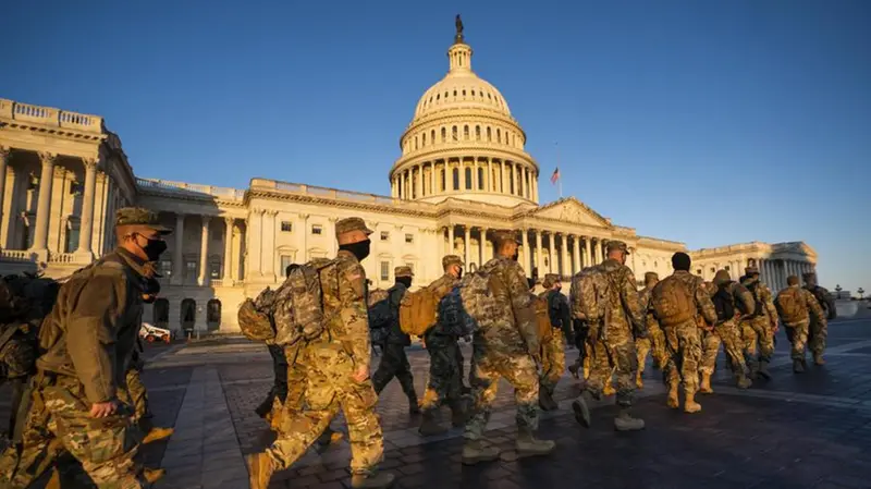 La Guardia Nazionale davanti a Capitol Hill - Foto Epa/Jim Lo Scalzo © www.giornaledibrescia.it