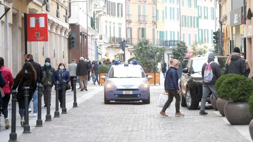 Primo giorno di saldi a Brescia