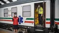 La presentazione del treno sanitario a Milano - Foto Ansa/Matteo Corner © www.giornaledibrescia.it