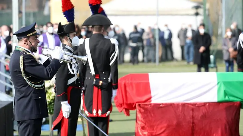 Il funerale dell'ambasciatore e del carabiniere uccisi in Congo - Foto Ansa  © www.giornaledibrescia.it