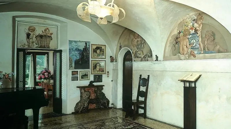 Dettagli preziosi nella sala d’ingresso - © www.giornaledibrescia.it