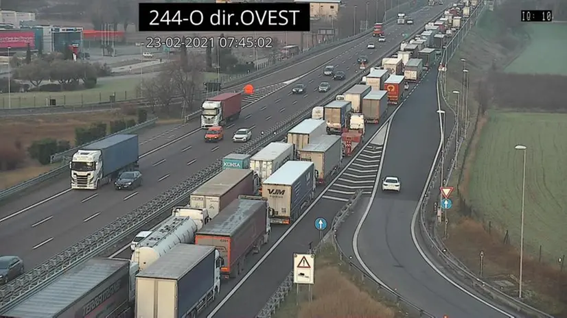 Traffico bloccato in A4 - Foto Autostrada Bs-Pd