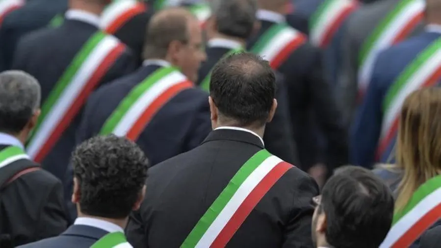 Sindaci con la fascia tricolore - © www.giornaledibrescia.it