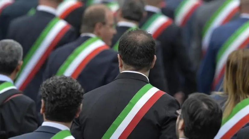 Sindaci con la fascia tricolore - © www.giornaledibrescia.it