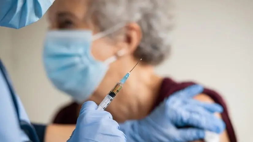 Iniziano le vaccinazioni degli anziani over 80 - Foto Ansa © www.giornaledibrescia.it