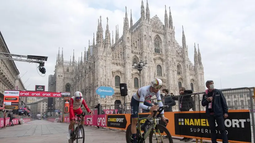 Filippo Ganna nella tappa finale del Giro 2020 a Milano - Foto Ansa