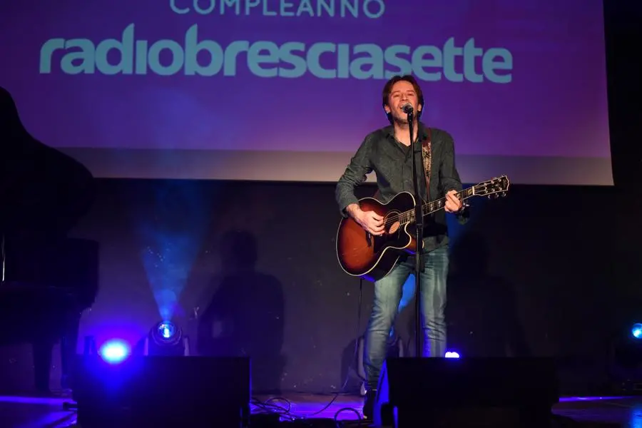 Sul palco una no stop di musica per il compleanno di Radio Bresciasette