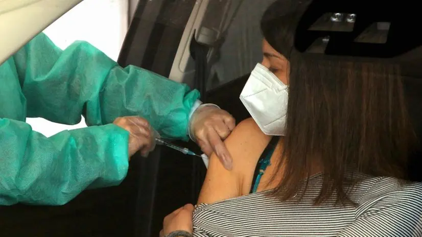 Covid, vaccinazione - Foto Ansa  © www.giornaledibrescia.it