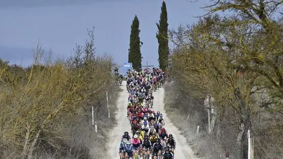 Un momento della Strade Bianche 2021