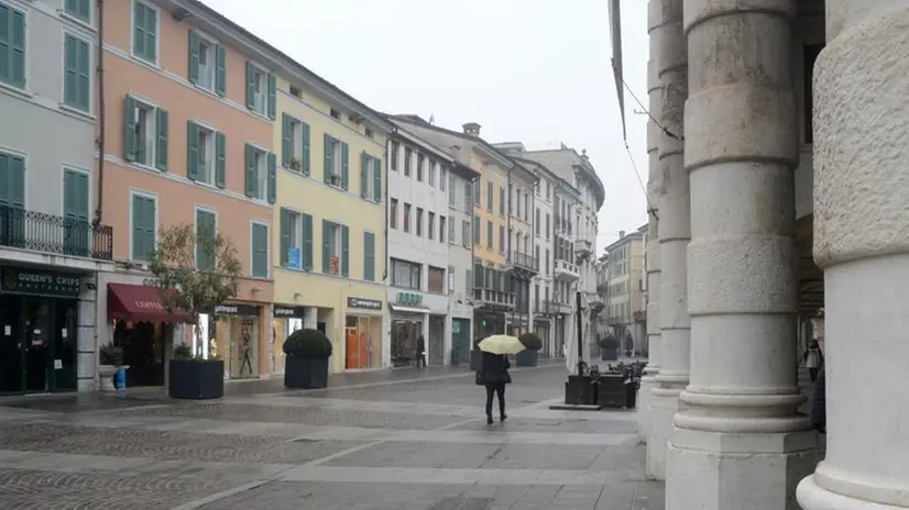 Il centro storico di Brescia deserto - Foto Marco Ortogni/Neg © www.giornaledibrescia.it