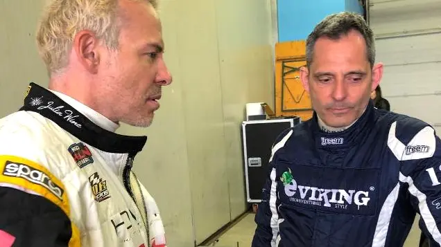 Alex Caffi, ex pilota di F1 bresciano, accanto a Jacques Villeneuve, campione del mondo F1 nel 1997 e figlio di Gilles Villeneuve - © www.giornaledibrescia.it