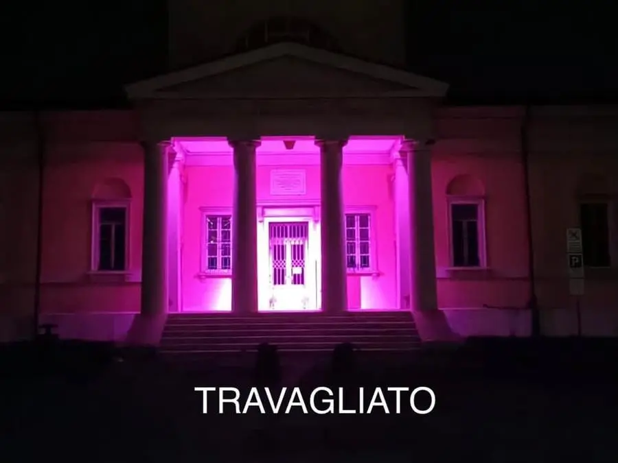 Disturbi alimentari, i monumenti si tingono di lilla