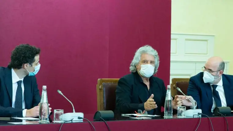Beppe Grillo e Vito Crimi, del Movimento 5 Stelle - Foto Ansa © www.giornaledibrescia.it