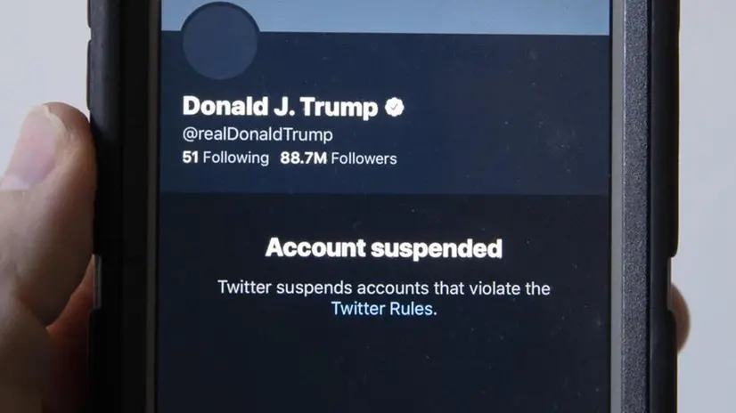 Twitter ha bloccato l'account di Donald Trump - Foto Epa/Michel Reynolds © www.giornaledibrescia.it