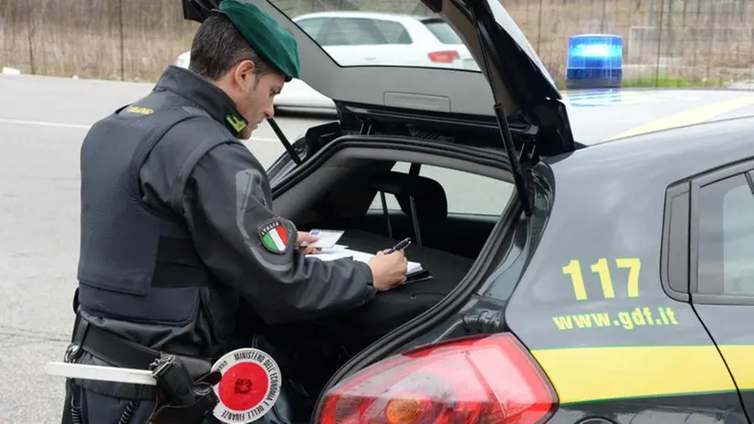 L'indagine è stata condotta dalla Guardia di Finanza - Foto Marco Ortogni/Neg © www.giornaledibrescia.it