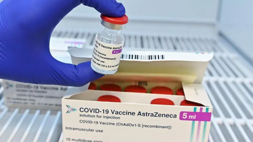 Una confezione di vaccini AstraZeneca - Foto Ansa © www.giornaledibrescia.it