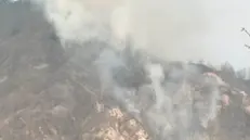 La montagna brucia a Sabbio Chiese