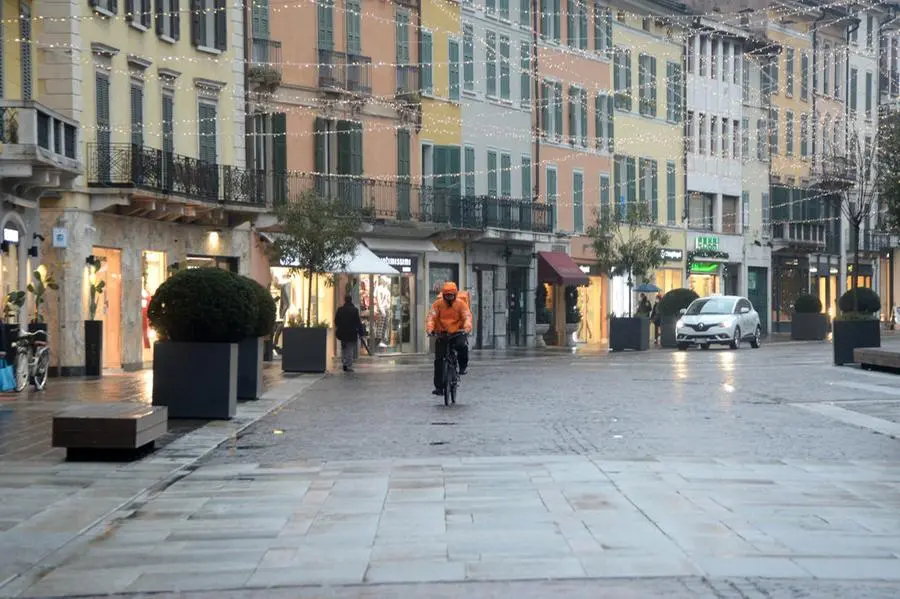 Brescia il primo giorno di zona rossa, 24 dicembre 2020