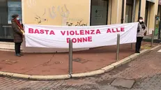La manifestazione davanti al Tribunale di Brescia dopo la sentenza Gozzini