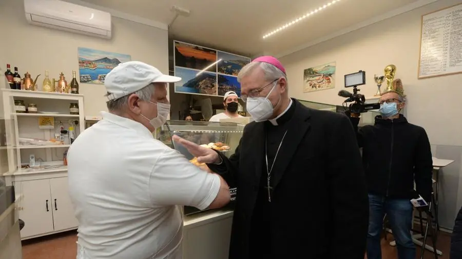 Il vescovo Tremolada in visita a ristoranti e pizzerie al tempo del Covid