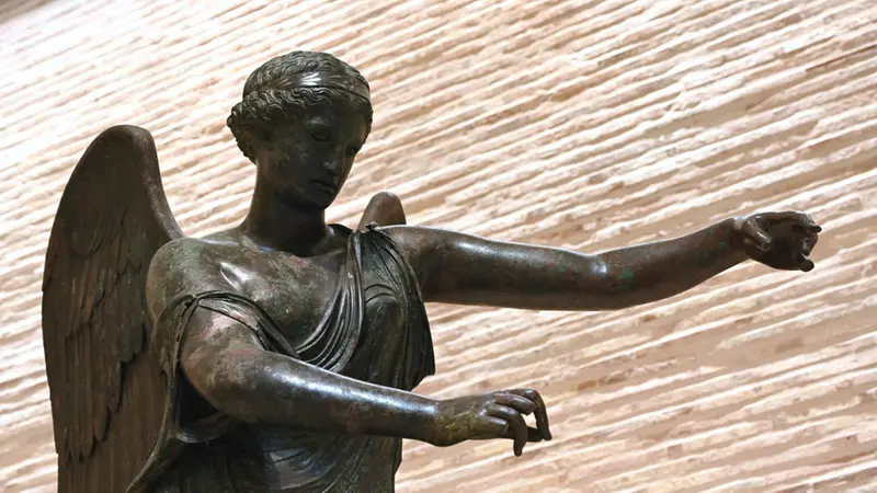 Alcune immagini della Vittoria Alata nel nuovo allestimento