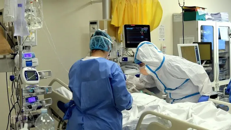 Gli ospedali continuano ad avere bisogno di operatori sanitari a tutti i livelli - © www.giornaledibrescia.it