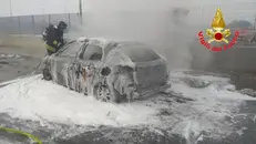 Un'auto è andata a fuoco a Ospitaletto