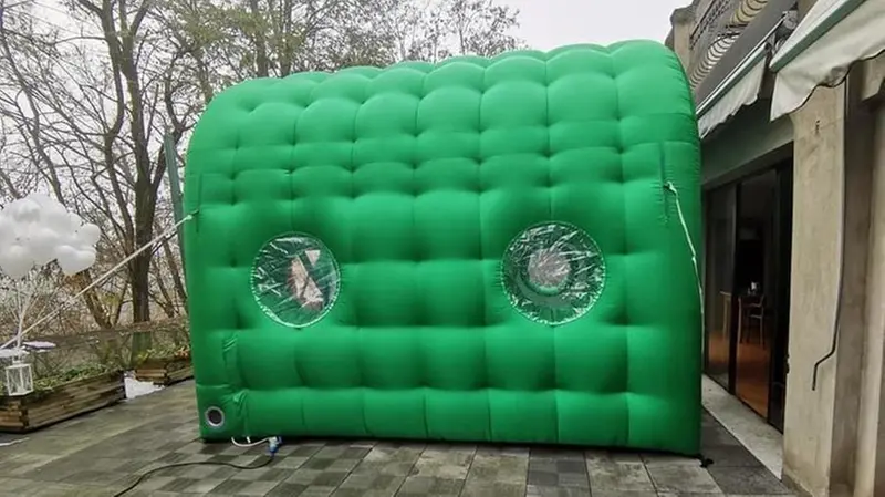 Il tunnel visto dall’esterno: vi si accede dal giardino - © www.giornaledibrescia.it