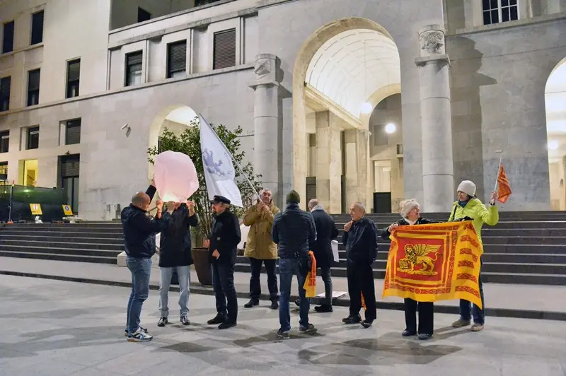 I secessionisti in piazza Vittoria